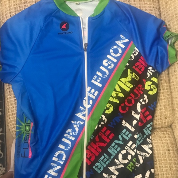 Ladies cycling Jerseys and outfits. - Picture 4 of 16